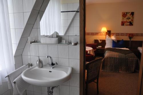 Hotel 4 Hufen Grossziethen ภายนอก รูปภาพ